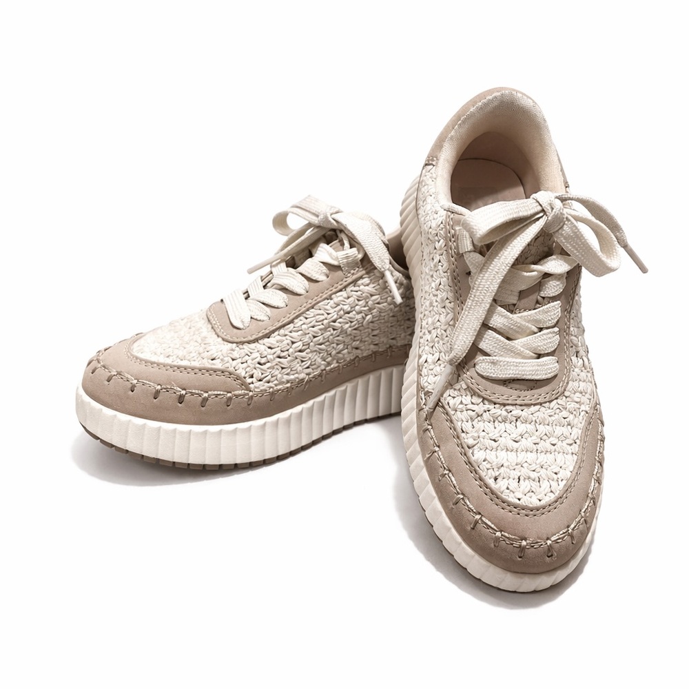 DV Dolce Vita Girls Size 13 Platform Sneakers Cream Knit Lace Up Casual Shoes